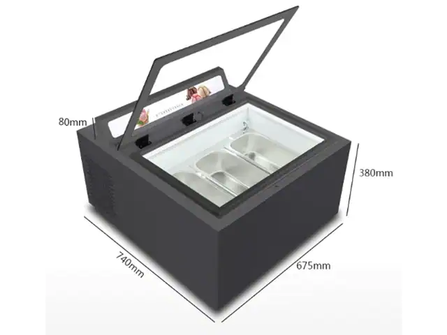 Tisch-Eisvitrine mit Glasdeckel zur Präsentation und Lagerung von Speiseeis.