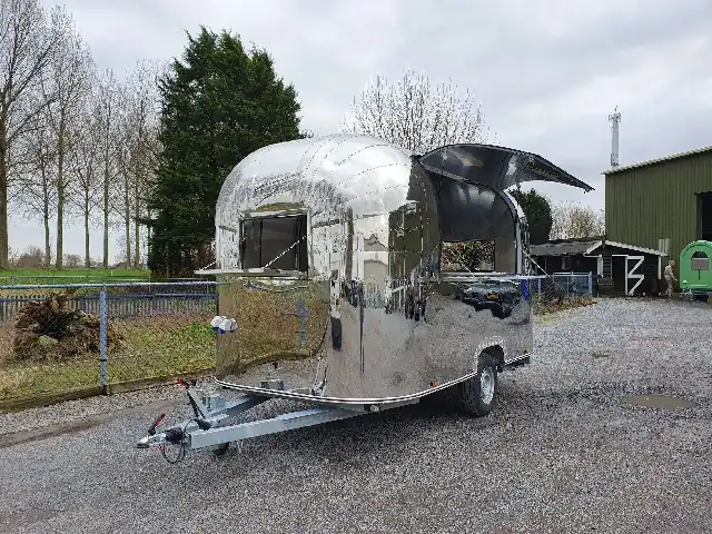 Food truck style Airstream – remorque vintage miroir inox