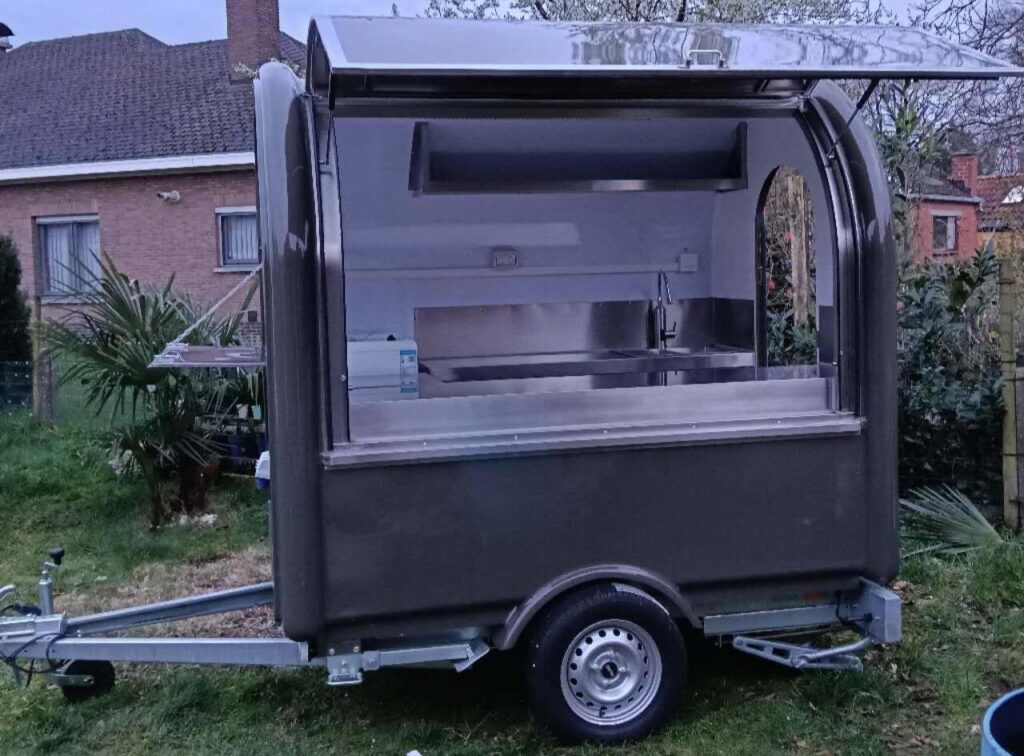 Food Trailer S Modell Retro Verkaufsanhänger Edelstahl Innenausstattung