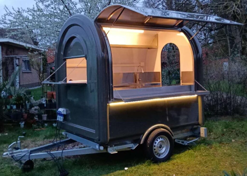 Food Trailer S Modell Retro Verkaufsanhänger Edelstahl Innenausstattung